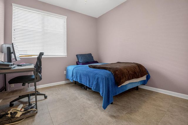 978 San Carlos Avenue, Madera, CA 93637