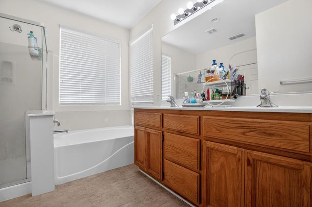 978 San Carlos Avenue, Madera, CA 93637