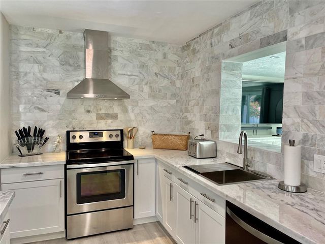 6312 S LOCKWOOD RIDGE ROAD, Sarasota, FL 34231