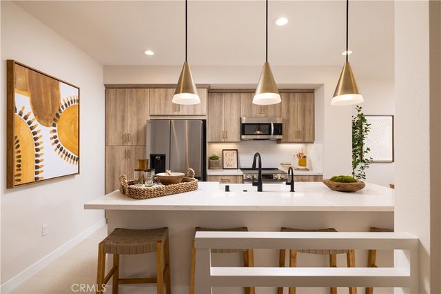 107 N First Avenue, Upland, CA 91786