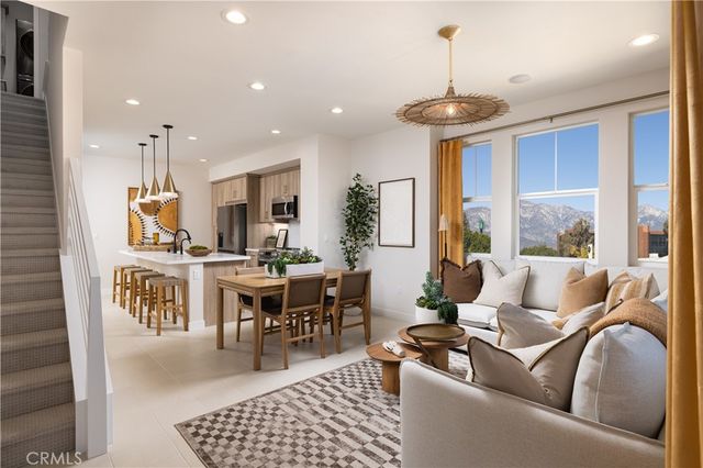 107 N First Avenue, Upland, CA 91786
