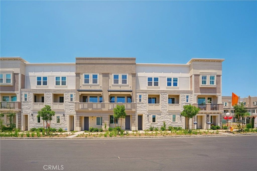 107 N First Avenue, Upland, CA 91786