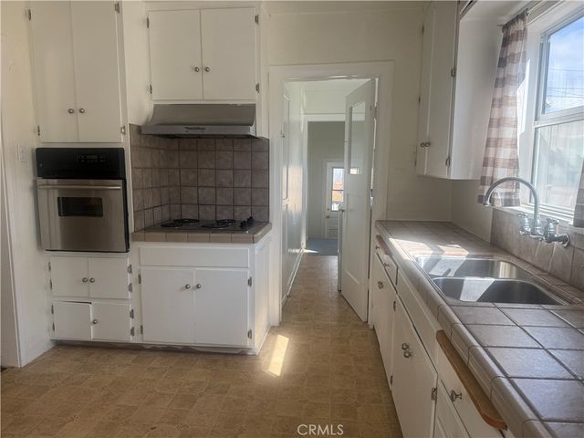 1056 W 8th Street W, San Pedro, CA 90731