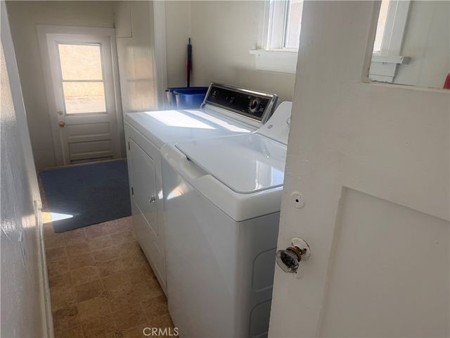1056 W 8th Street W, San Pedro, CA 90731