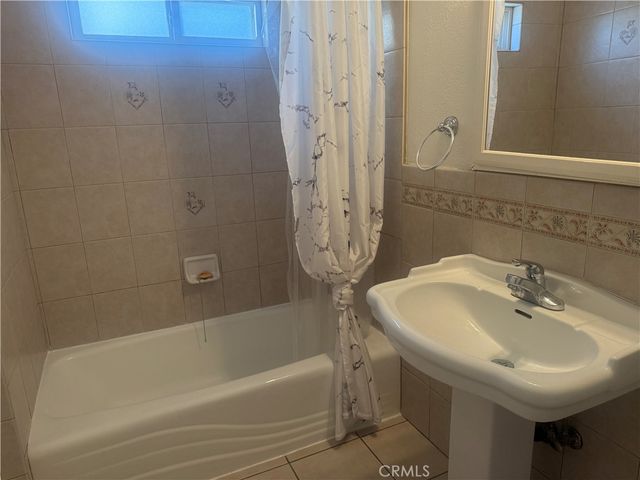1056 W 8th Street W, San Pedro, CA 90731