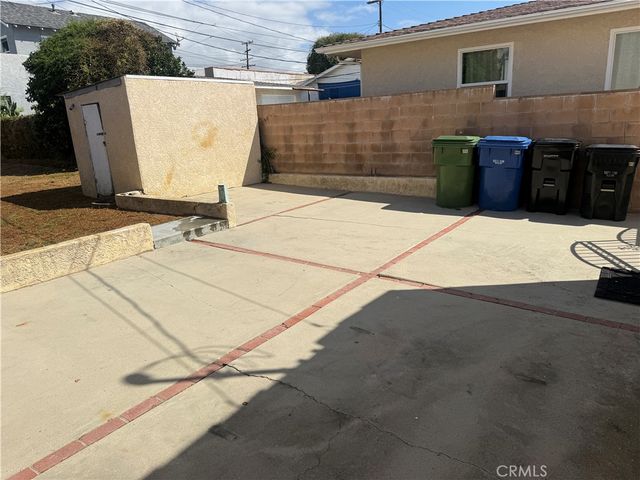 1056 W 8th Street W, San Pedro, CA 90731
