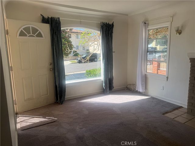 1056 W 8th Street W, San Pedro, CA 90731