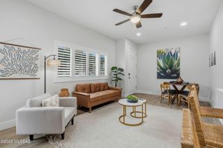 2020 E River Rd Unit 202, Tucson, AZ 85718