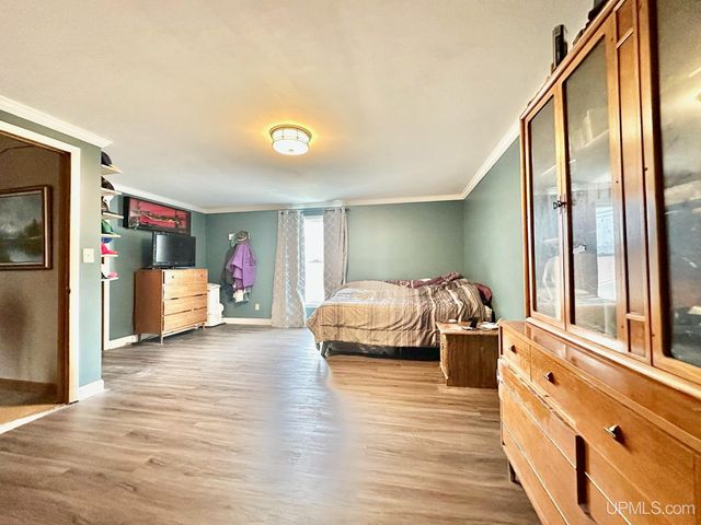 302 Saginaw St, Norway, MI 49870