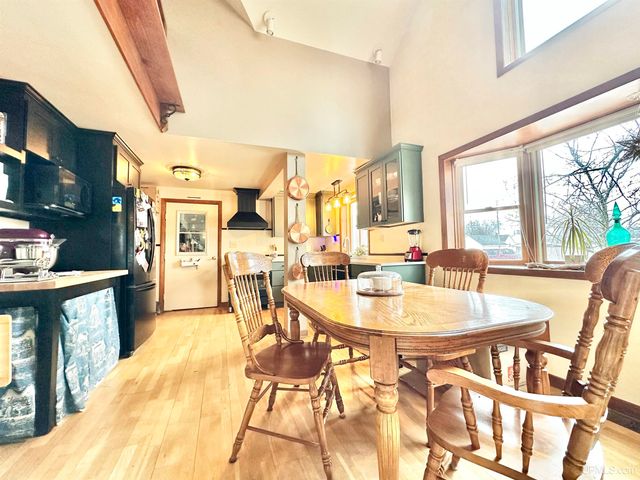 302 Saginaw St, Norway, MI 49870