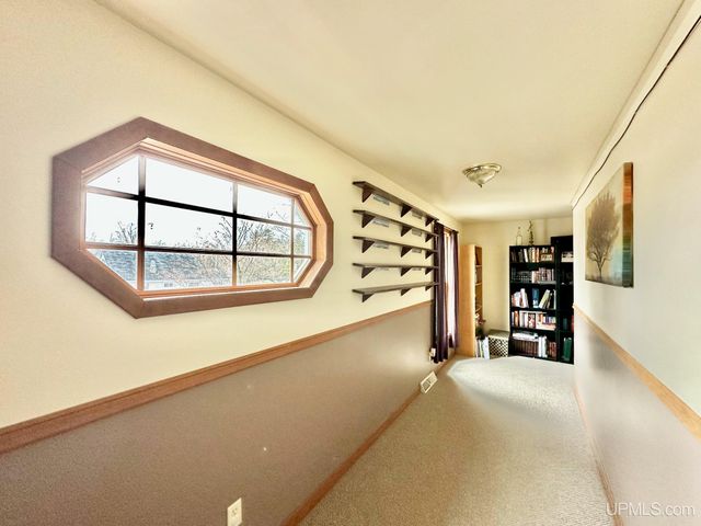 302 Saginaw St, Norway, MI 49870