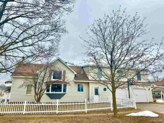 302 Saginaw St, Norway, MI 49870