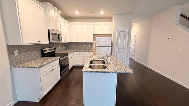 7085 GLADSTONE Circle, Stonecrest, GA 30038