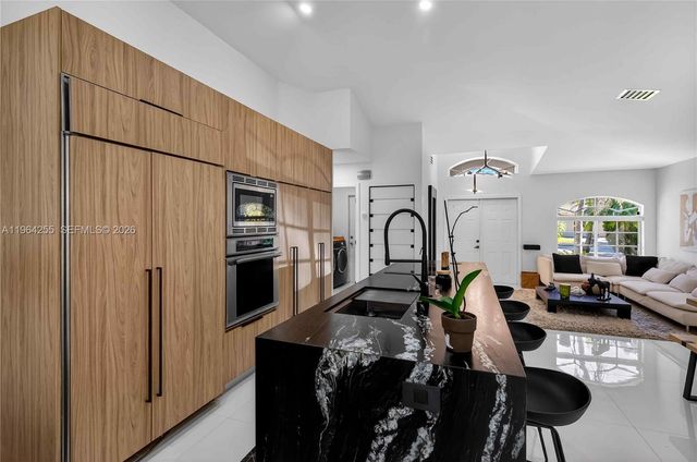 160 SW 206th Ave, Pembroke Pines, FL 33029