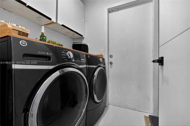 160 SW 206th Ave, Pembroke Pines, FL 33029