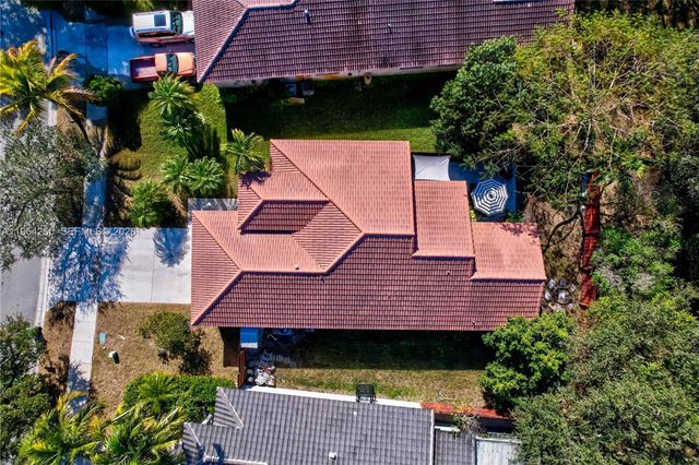 160 SW 206th Ave, Pembroke Pines, FL 33029