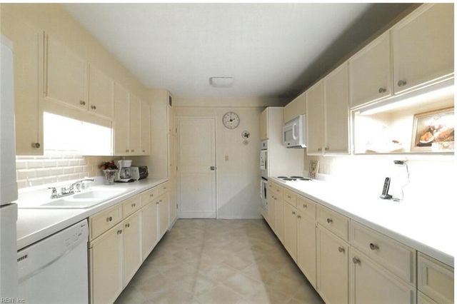3810 Atlantic Ave Apt 301, Virginia Beach, VA 23451