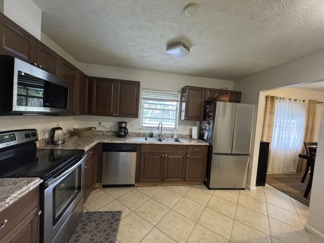 882 SE Walters Terrace, Port St. Lucie, Port St Lucie, FL 34983