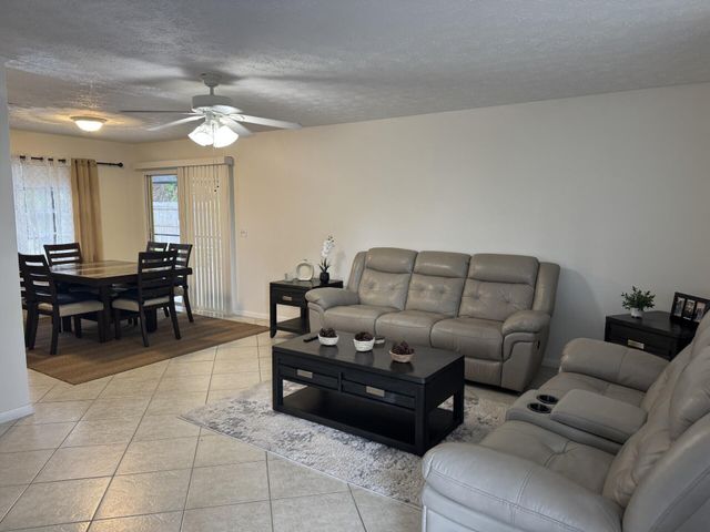 882 SE Walters Terrace, Port St. Lucie, Port St Lucie, FL 34983