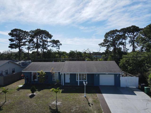 882 SE Walters Terrace, Port St. Lucie, Port St Lucie, FL 34983