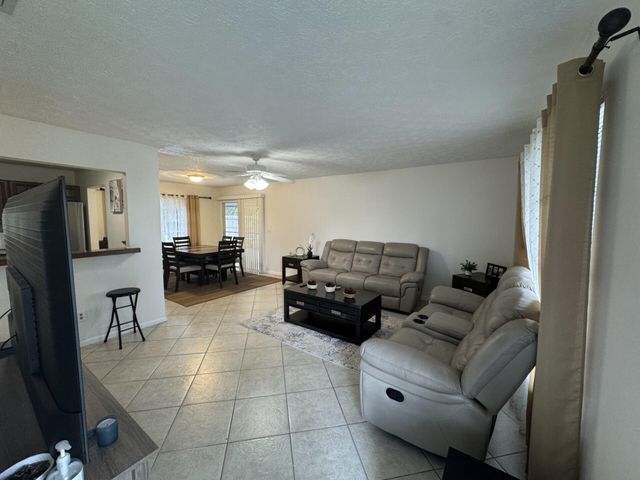 882 SE Walters Terrace, Port St. Lucie, Port St Lucie, FL 34983