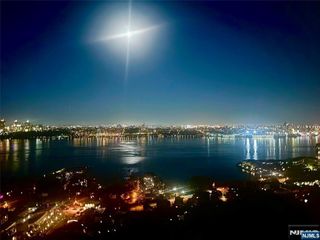 5 Horizon Road 1208, Fort Lee, NJ 07024