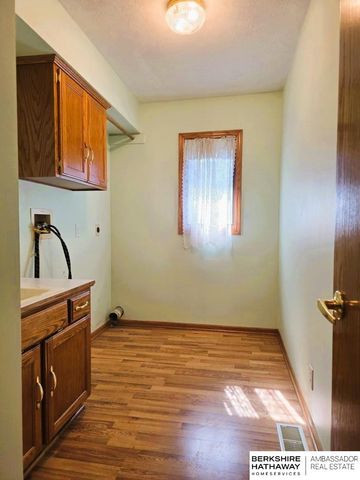 20724 Sequoia Street, Omaha, NE 68022
