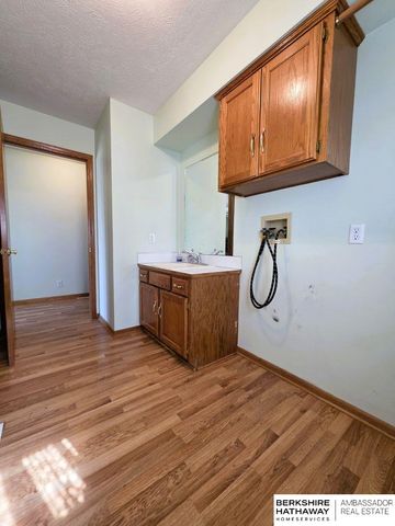 20724 Sequoia Street, Omaha, NE 68022