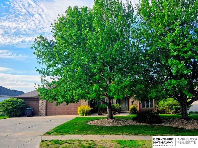 20724 Sequoia Street, Omaha, NE 68022