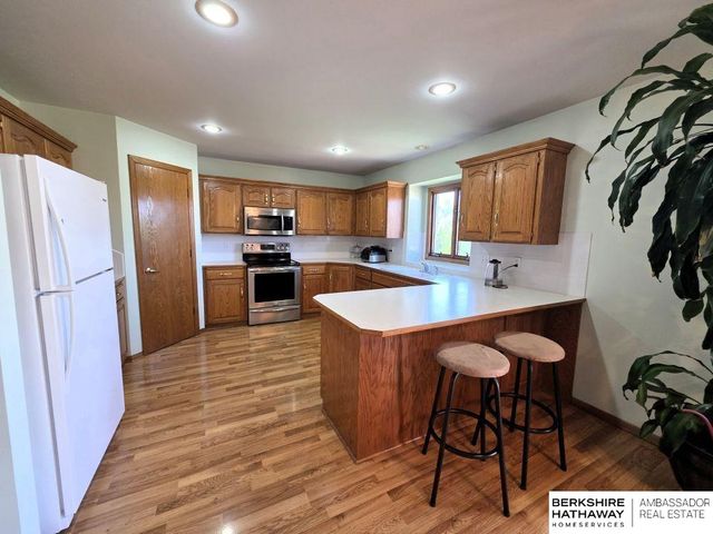 20724 Sequoia Street, Omaha, NE 68022