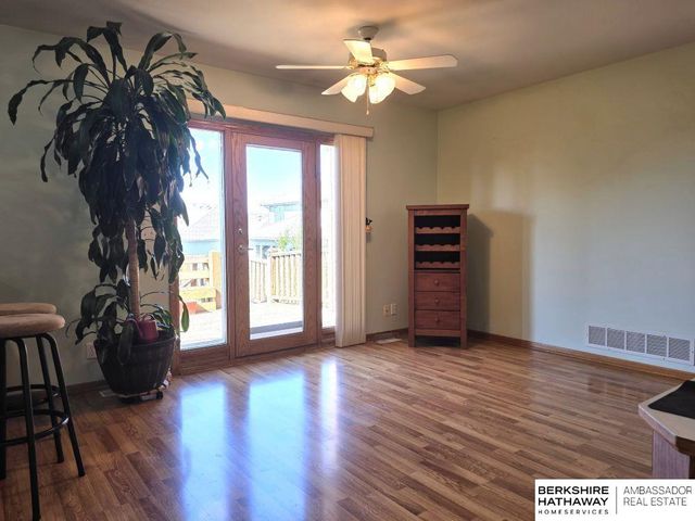 20724 Sequoia Street, Omaha, NE 68022