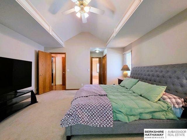 20724 Sequoia Street, Omaha, NE 68022