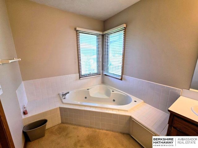 20724 Sequoia Street, Omaha, NE 68022