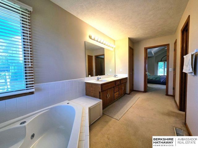 20724 Sequoia Street, Omaha, NE 68022