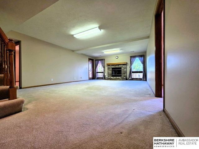 20724 Sequoia Street, Omaha, NE 68022