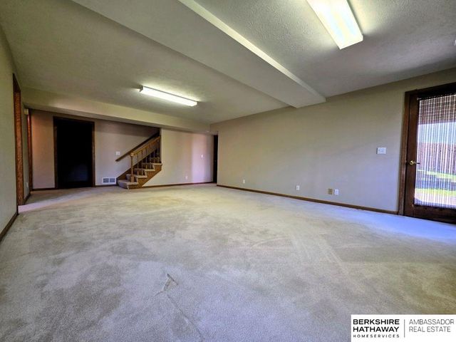 20724 Sequoia Street, Omaha, NE 68022