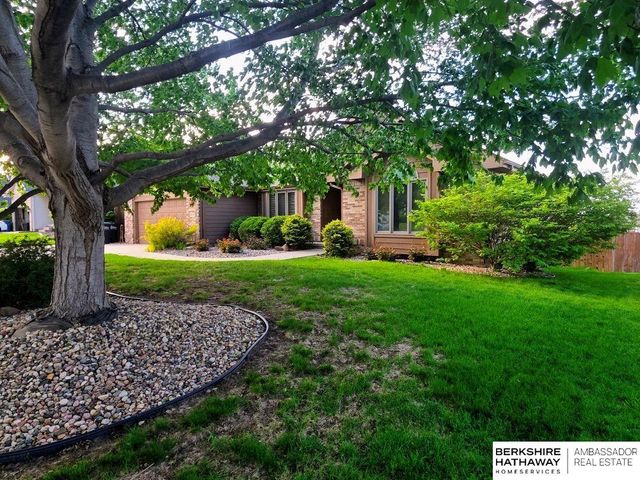 20724 Sequoia Street, Omaha, NE 68022