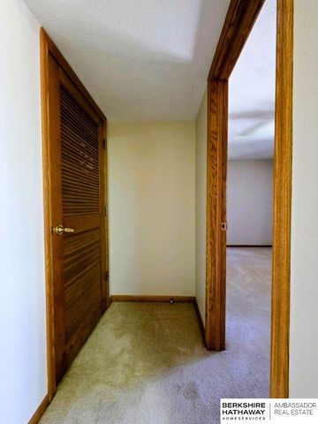 20724 Sequoia Street, Omaha, NE 68022