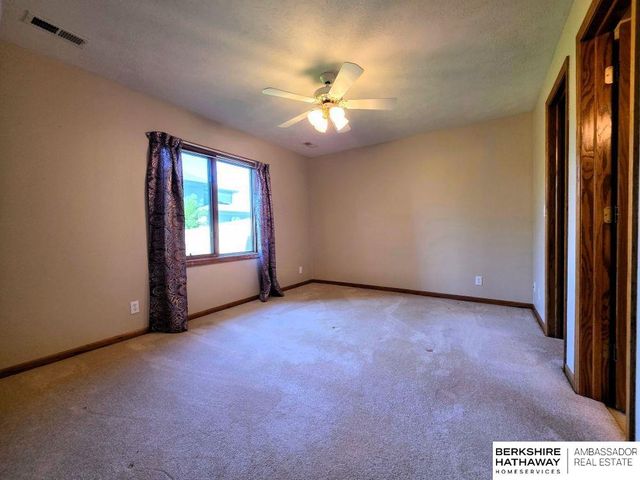 20724 Sequoia Street, Omaha, NE 68022
