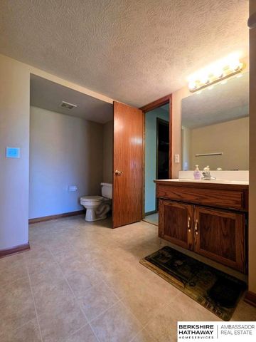 20724 Sequoia Street, Omaha, NE 68022