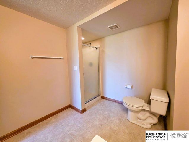 20724 Sequoia Street, Omaha, NE 68022