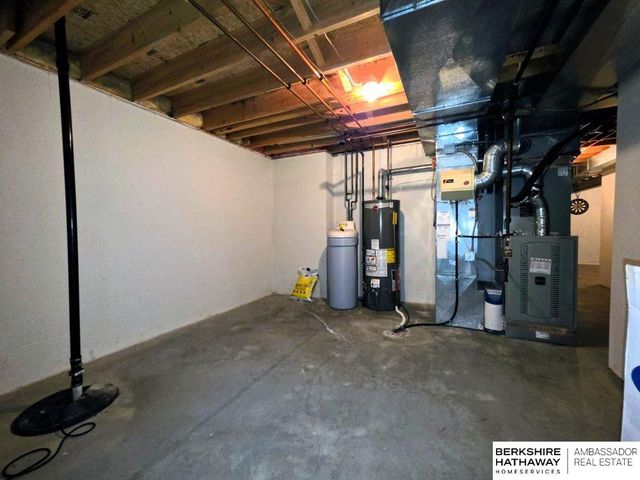 20724 Sequoia Street, Omaha, NE 68022