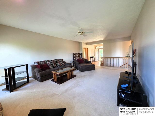 20724 Sequoia Street, Omaha, NE 68022