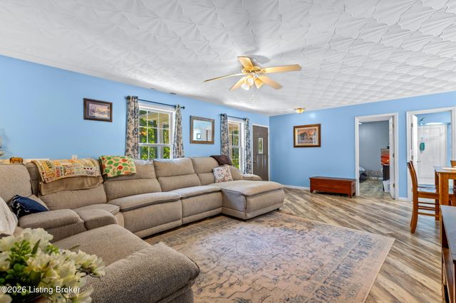 1931 Pitts Point Rd, Shepherdsville, KY 40165