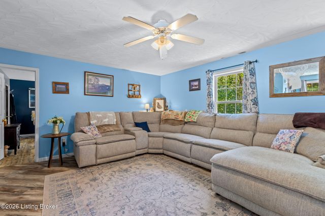 1931 Pitts Point Rd, Shepherdsville, KY 40165
