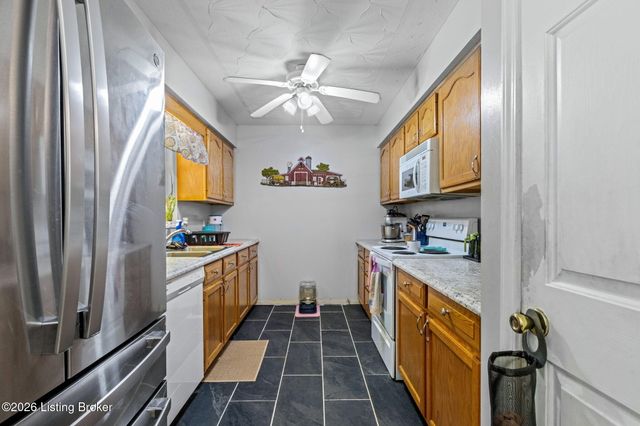 1931 Pitts Point Rd, Shepherdsville, KY 40165