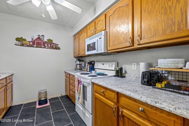 1931 Pitts Point Rd, Shepherdsville, KY 40165
