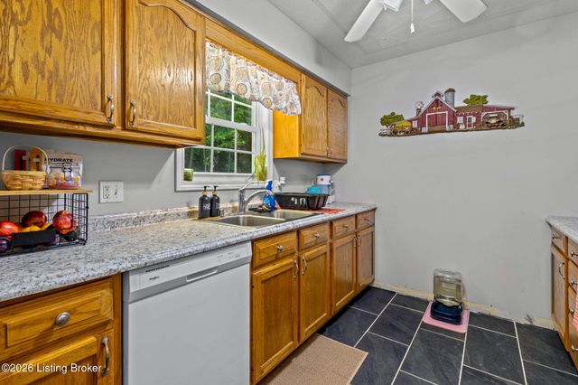 1931 Pitts Point Rd, Shepherdsville, KY 40165