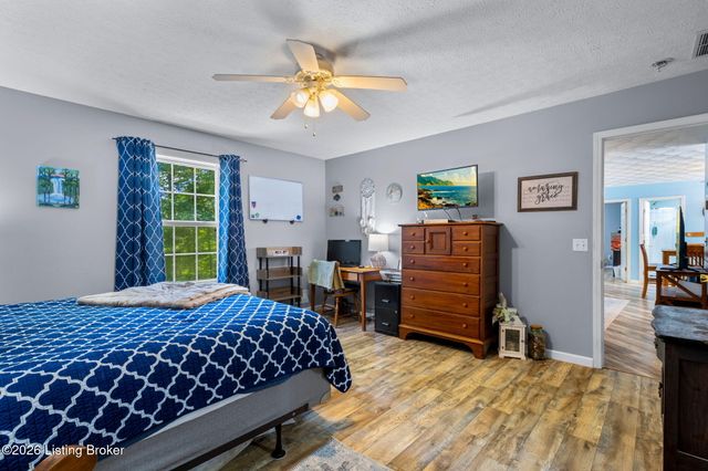 1931 Pitts Point Rd, Shepherdsville, KY 40165
