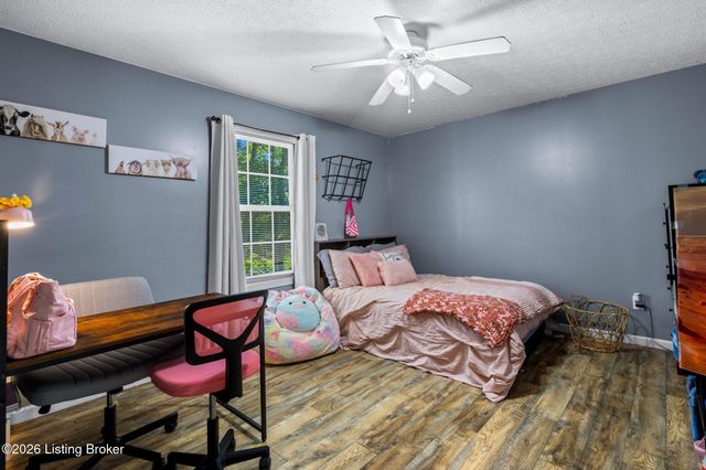 1931 Pitts Point Rd, Shepherdsville, KY 40165
